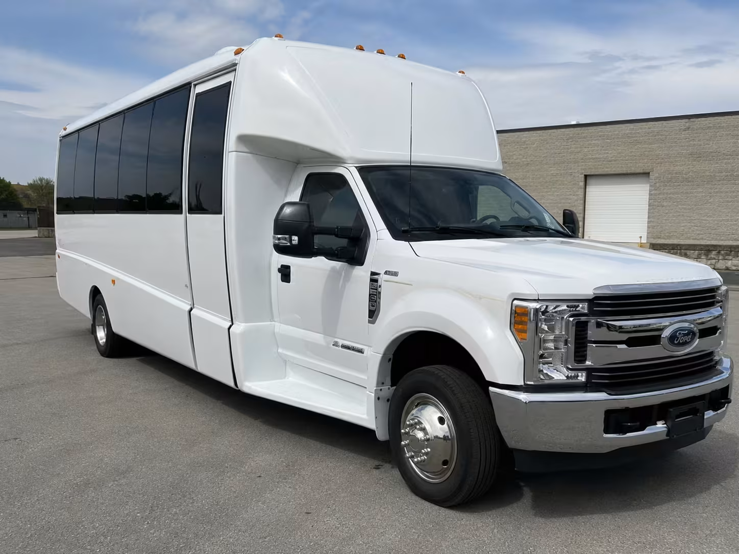 new britain 18 passenger minibus rental